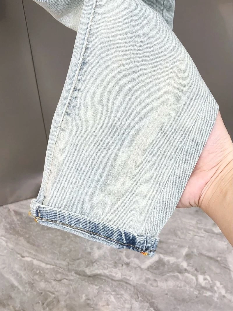 Burberry Jeans WellDesigned 100817