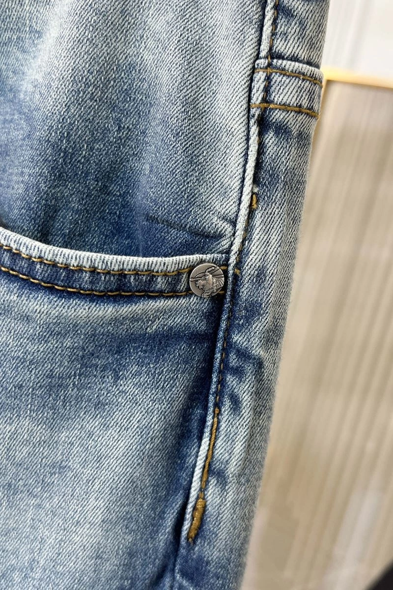 Popular Burberry Jeans 100815