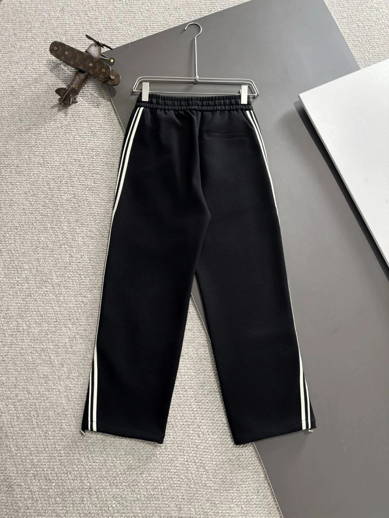 FashionForward Burberry Long Pants 103122