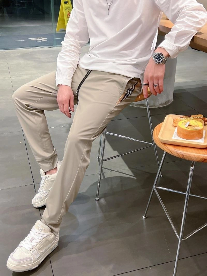 Burberry Long Pants FashionForward 100265