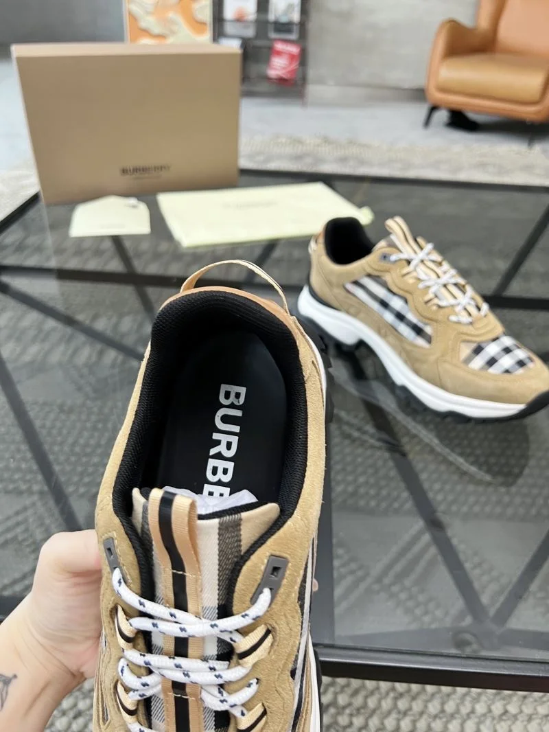 Burberry Low Shoes TravelReady 17105