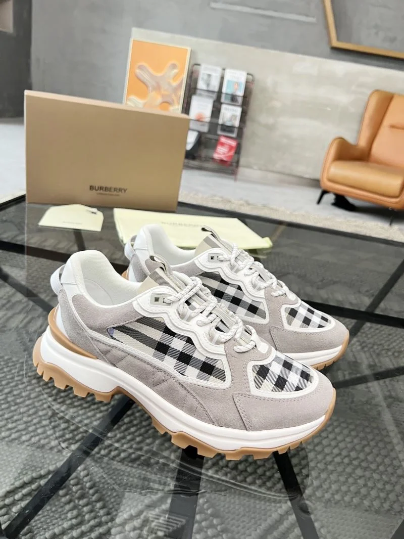 Burberry Low Shoes Colorful 17093