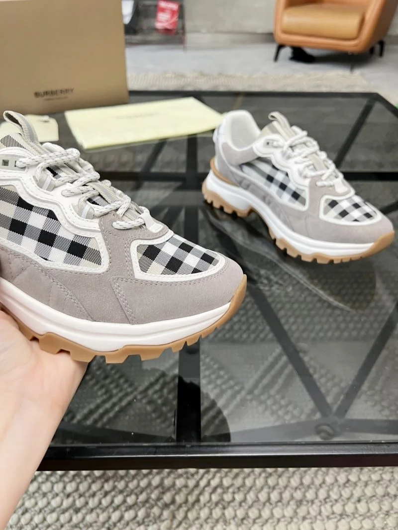 Burberry Low Shoes Colorful 17093