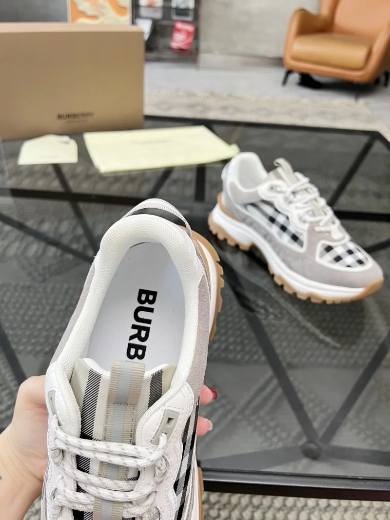 Burberry Low Shoes Colorful 17093