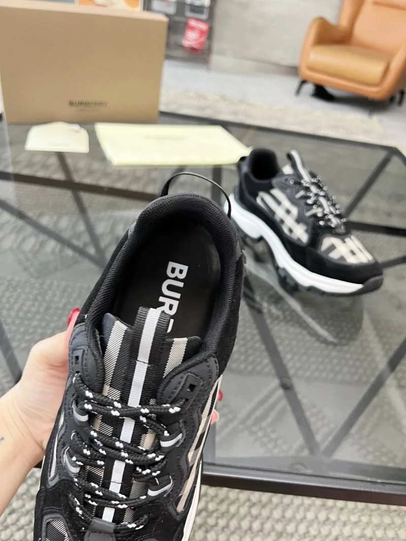 Burberry Low Shoes Seasonal 17098