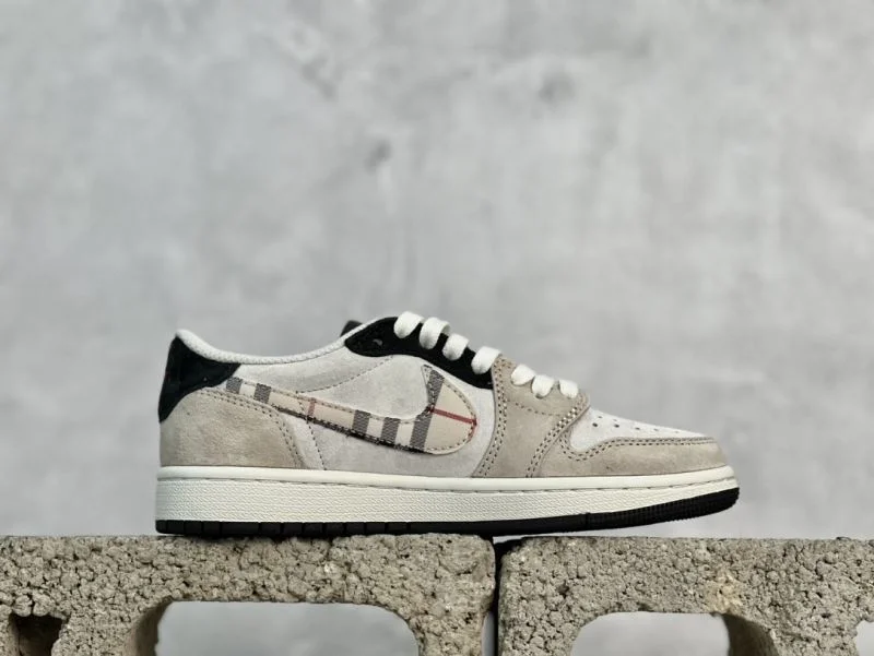 Burberry Low Shoes Contemporary 17095