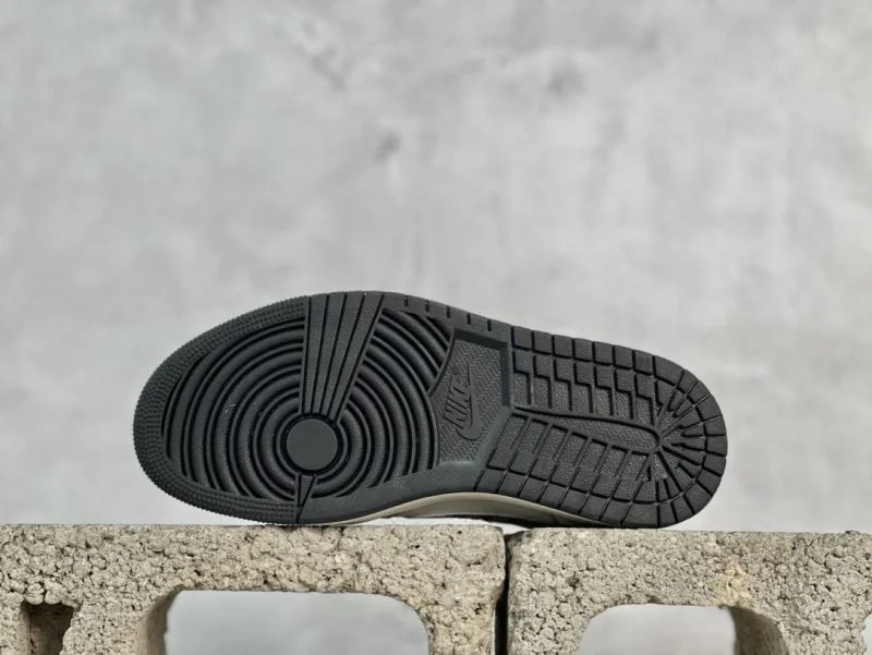 Burberry Low Shoes Contemporary 17095