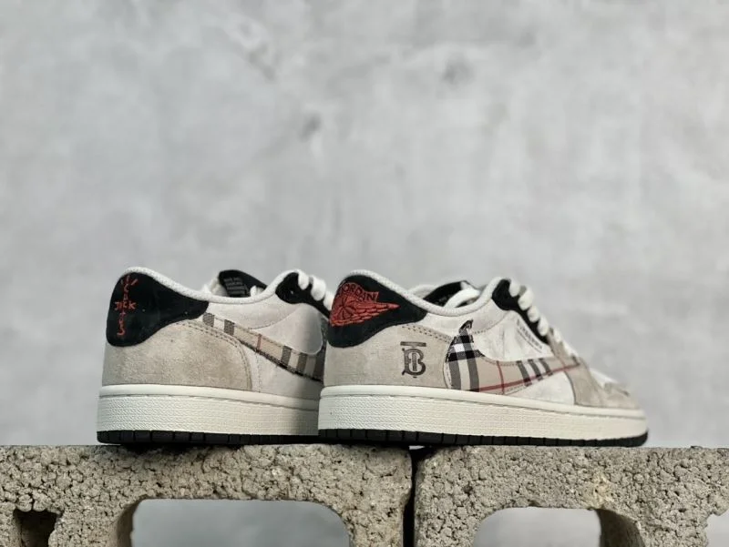 Burberry Low Shoes Contemporary 17095