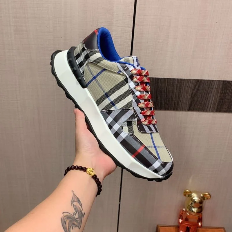 Burberry Low Shoes ZipUp 17085