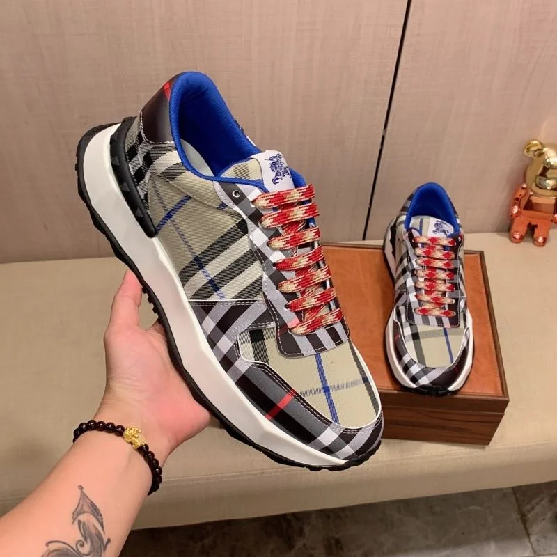 Burberry Low Shoes ZipUp 17085