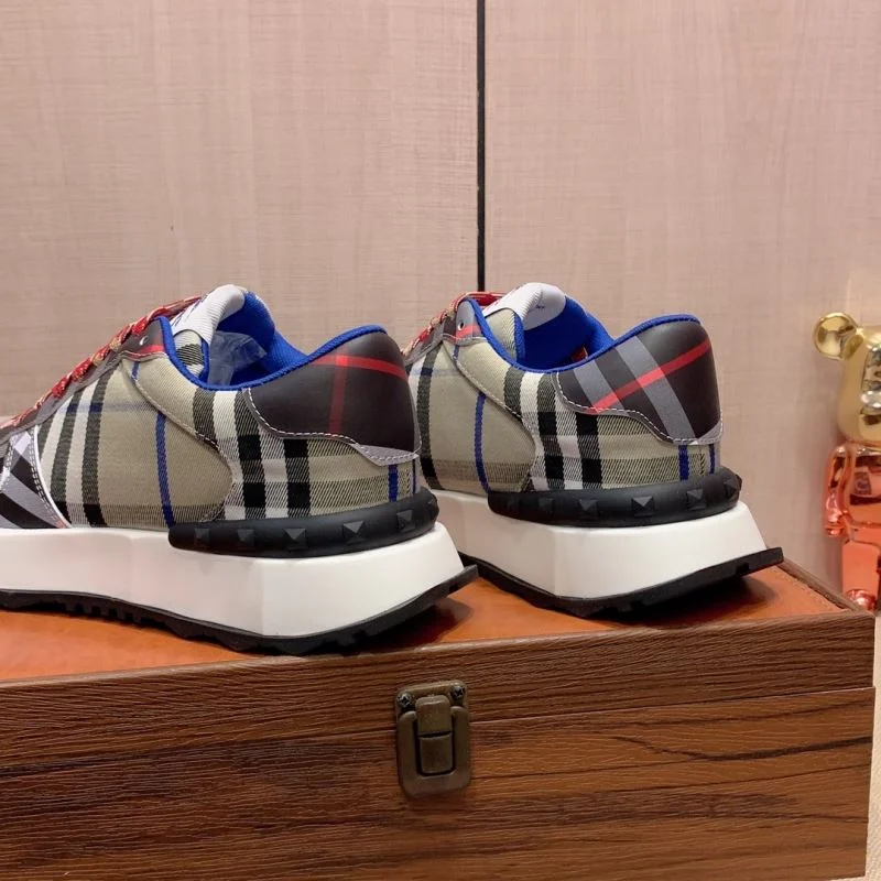 Burberry Low Shoes ZipUp 17085