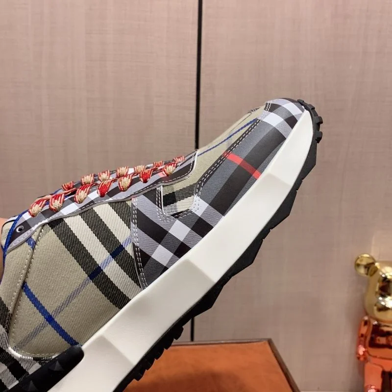 Burberry Low Shoes ZipUp 17085