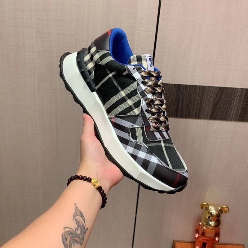 Seasonal Burberry Low Shoes 17089