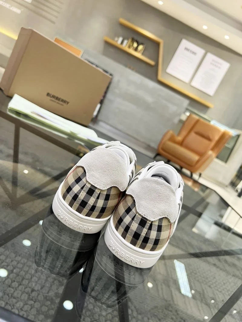 Lightweight Burberry Low Shoes 17091