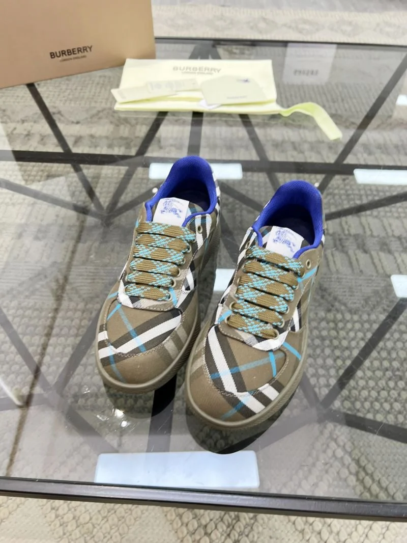 Bright Burberry Low Shoes 17099