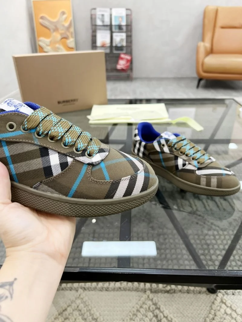 Bright Burberry Low Shoes 17099