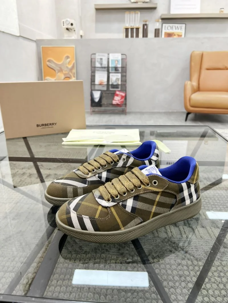 Burberry Low Shoes WrinkleFree 17206