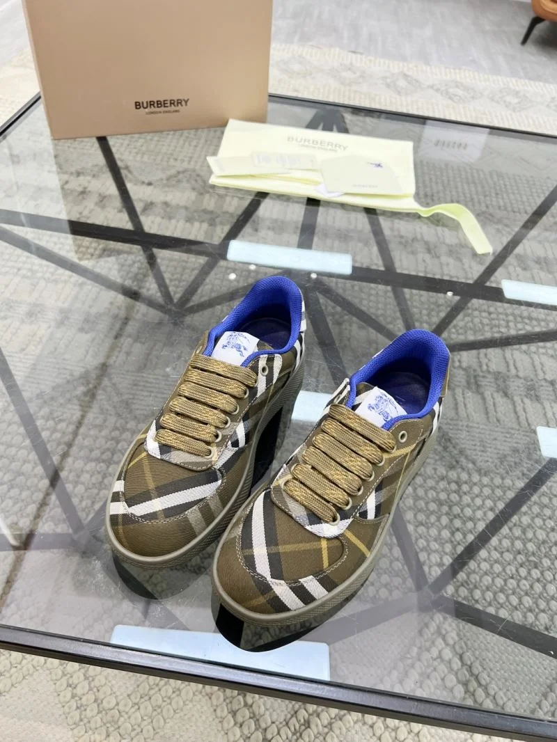 Burberry Low Shoes WrinkleFree 17206