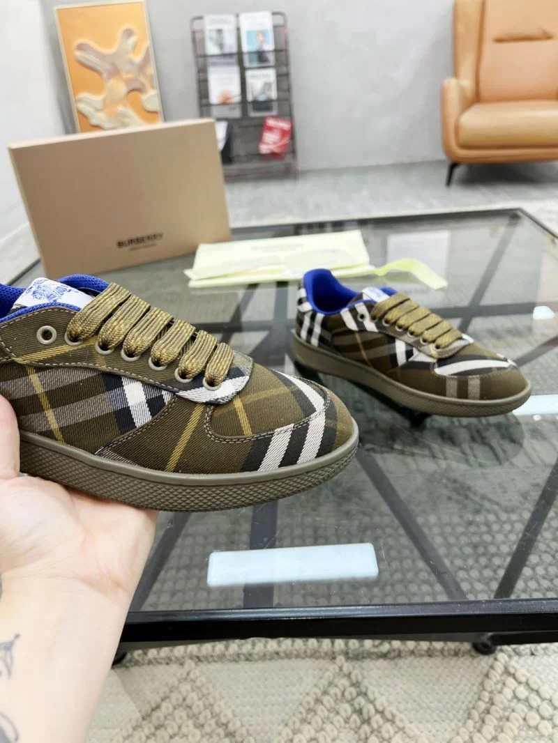 Burberry Low Shoes WrinkleFree 17206