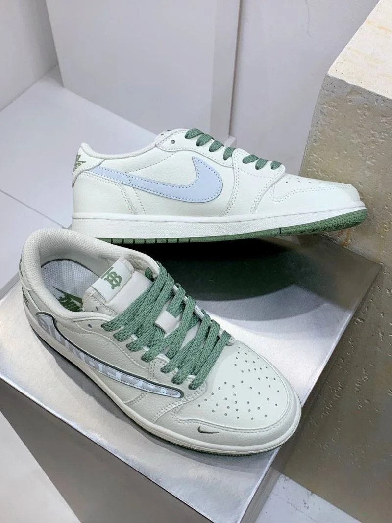 Burberry Low Shoes FlexibleFit 17081