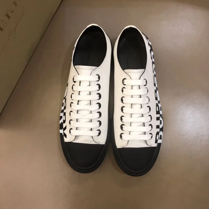 Burberry Low Shoes Bright 17088