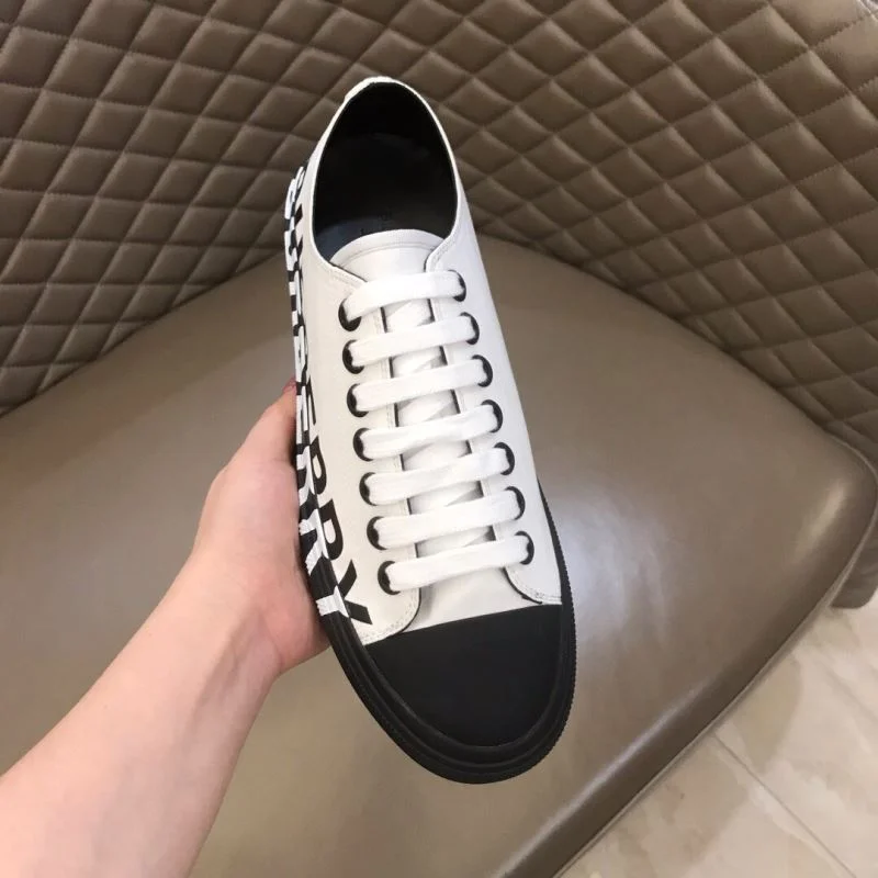 Burberry Low Shoes Bright 17088