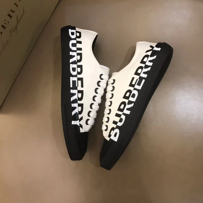 Burberry Low Shoes Bright 17088