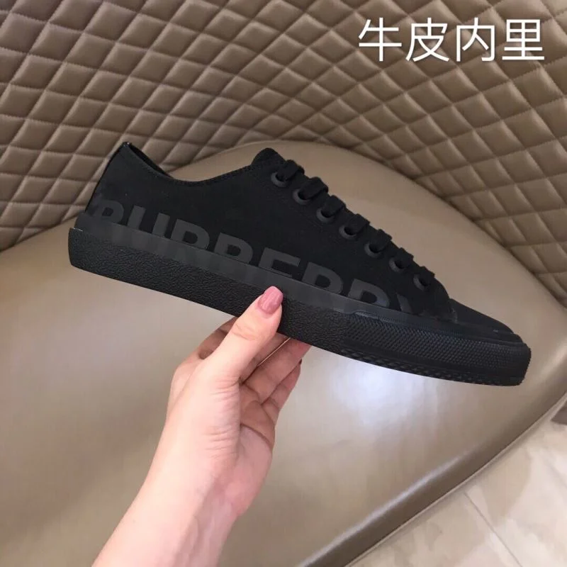 Burberry Low Shoes Refined 17086