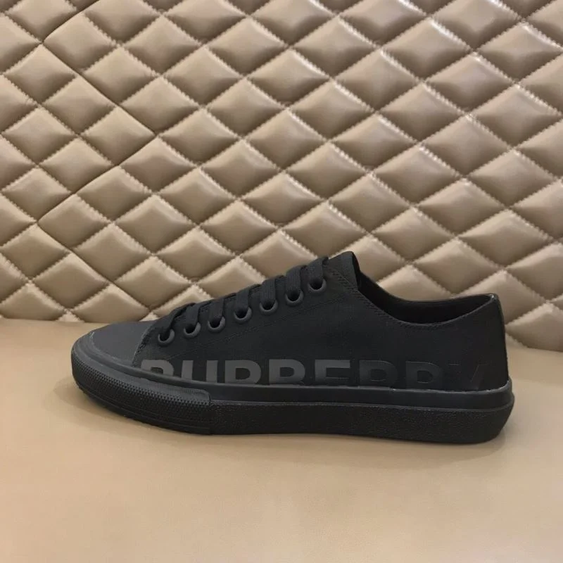 Burberry Low Shoes Refined 17086