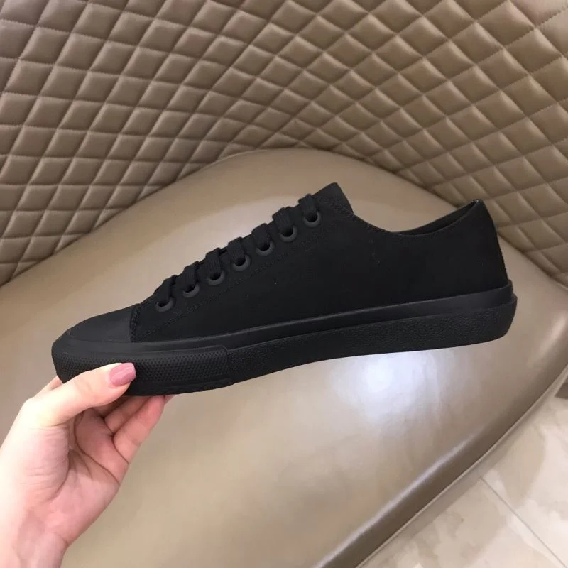 Burberry Low Shoes Refined 17086