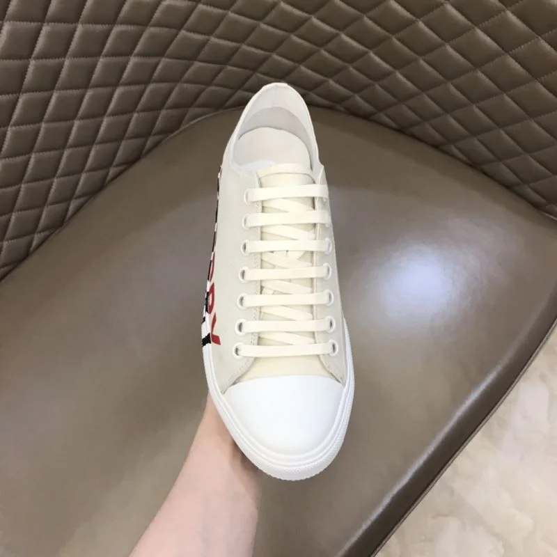 Burberry Low Shoes Durable 17082