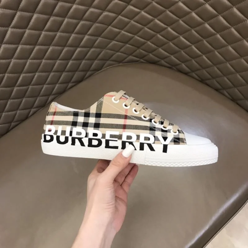 Burberry Low Shoes Sustainable 17072