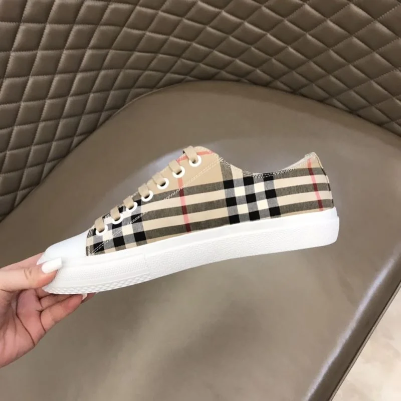 Burberry Low Shoes Sustainable 17072
