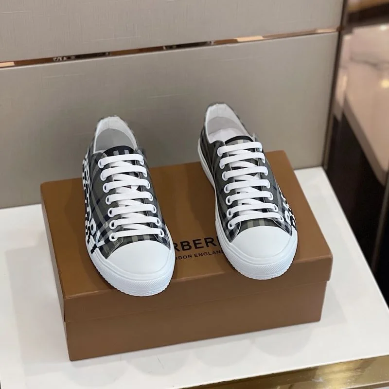 Burberry Low Shoes ModernLook 17076