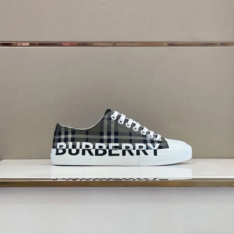 Burberry Low Shoes ModernLook 17076