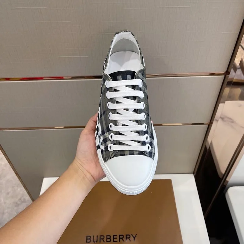 Burberry Low Shoes ModernLook 17076