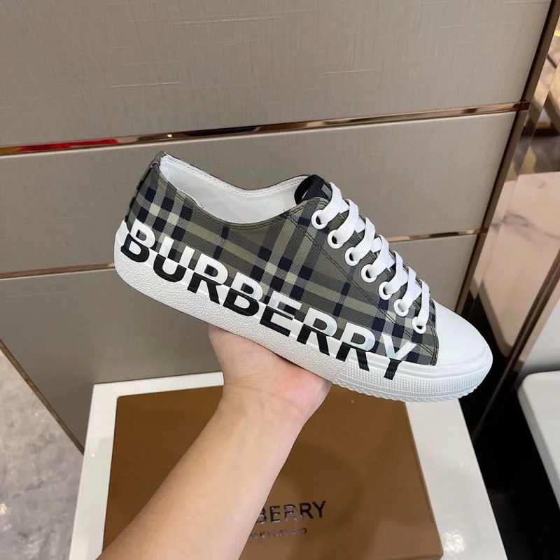 Burberry Low Shoes ModernLook 17076