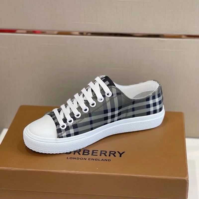 Burberry Low Shoes ModernLook 17076