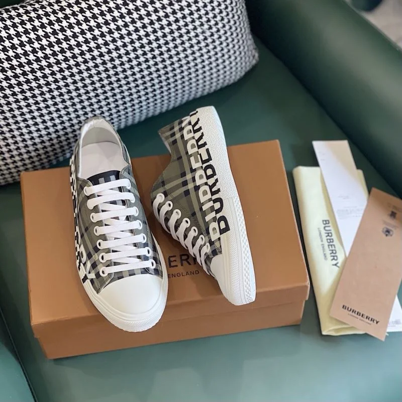 Burberry Low Shoes ModernLook 17076