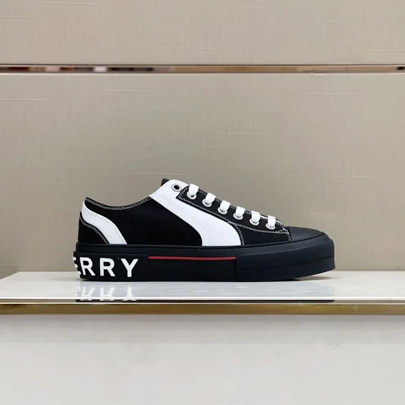 FashionForward Burberry Low Shoes 17070