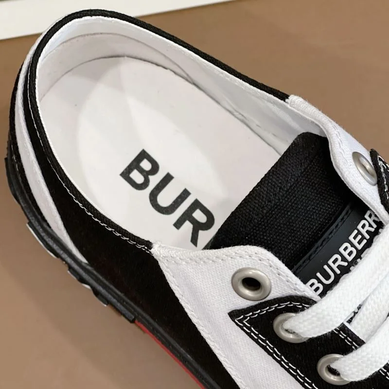 FashionForward Burberry Low Shoes 17070