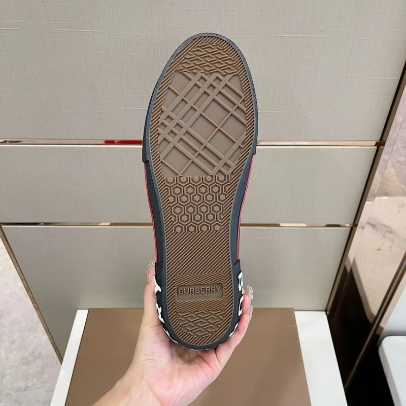 FashionForward Burberry Low Shoes 17070