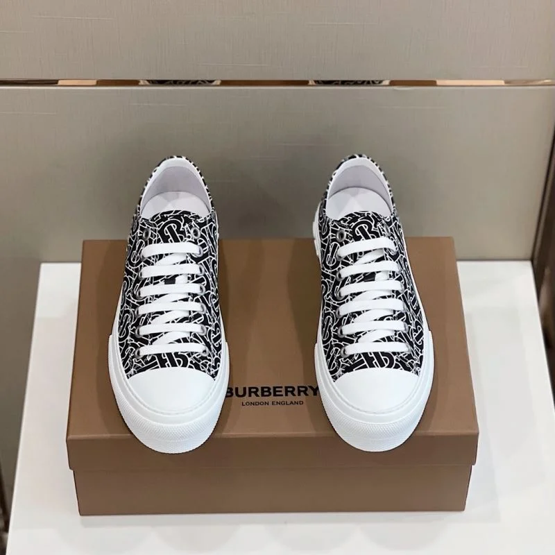 Effortless Burberry Low Shoes 17074