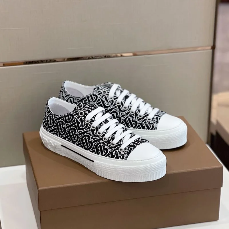 Effortless Burberry Low Shoes 17074
