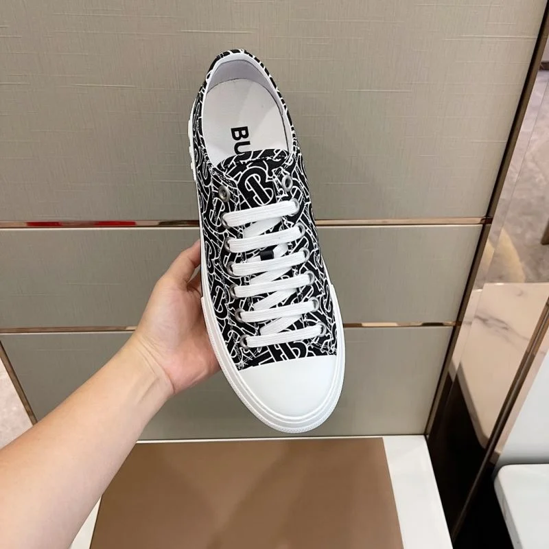 Effortless Burberry Low Shoes 17074