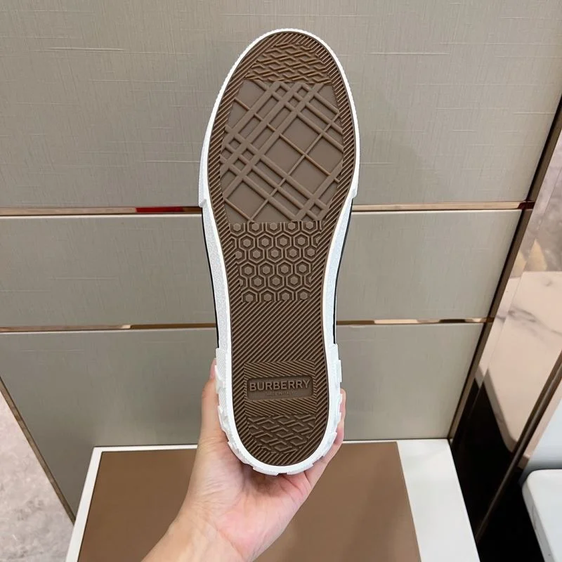 Burberry Low Shoes Lightweight 17063