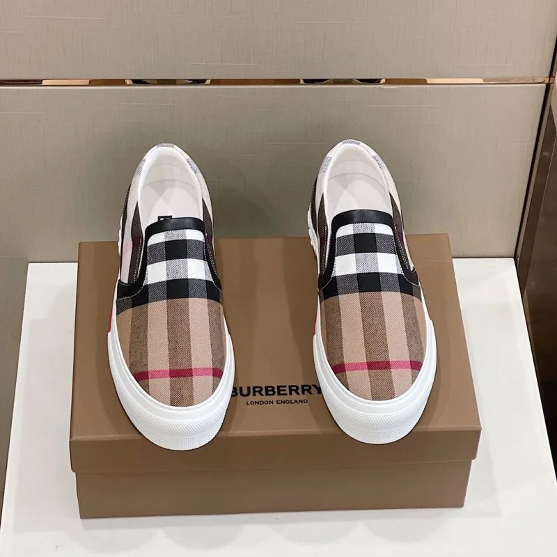 Burberry Low Shoes Elegant 17064