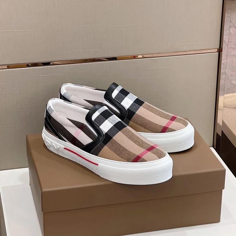 Burberry Low Shoes Elegant 17064