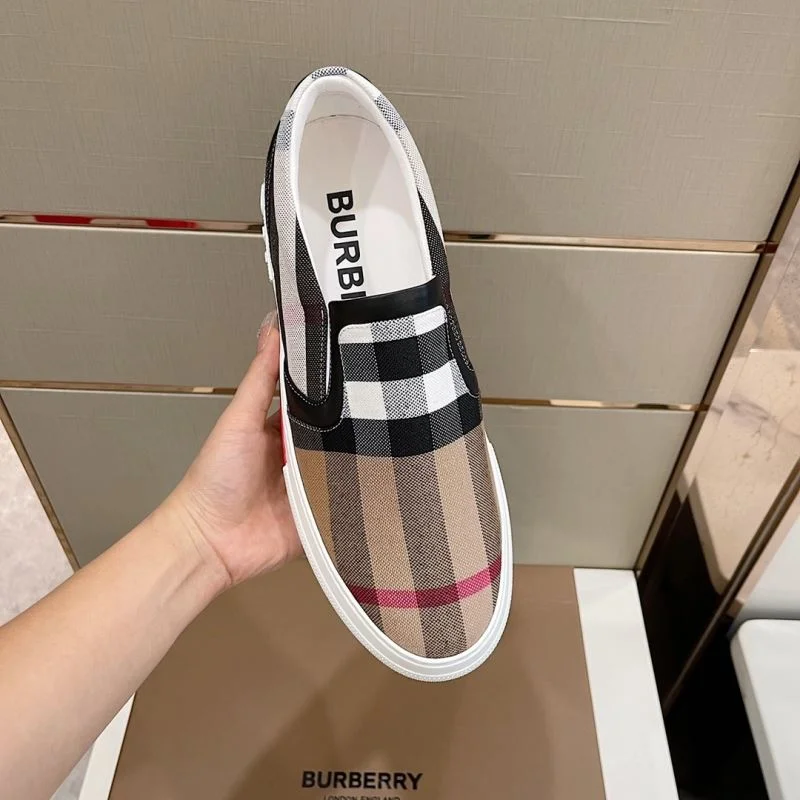 Burberry Low Shoes Elegant 17064