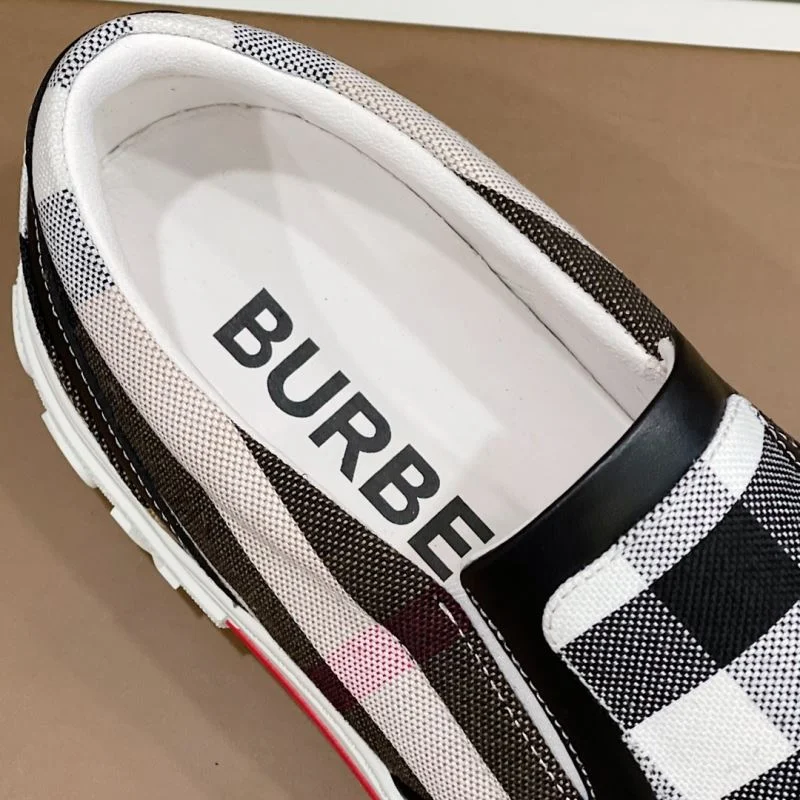 Burberry Low Shoes Elegant 17064